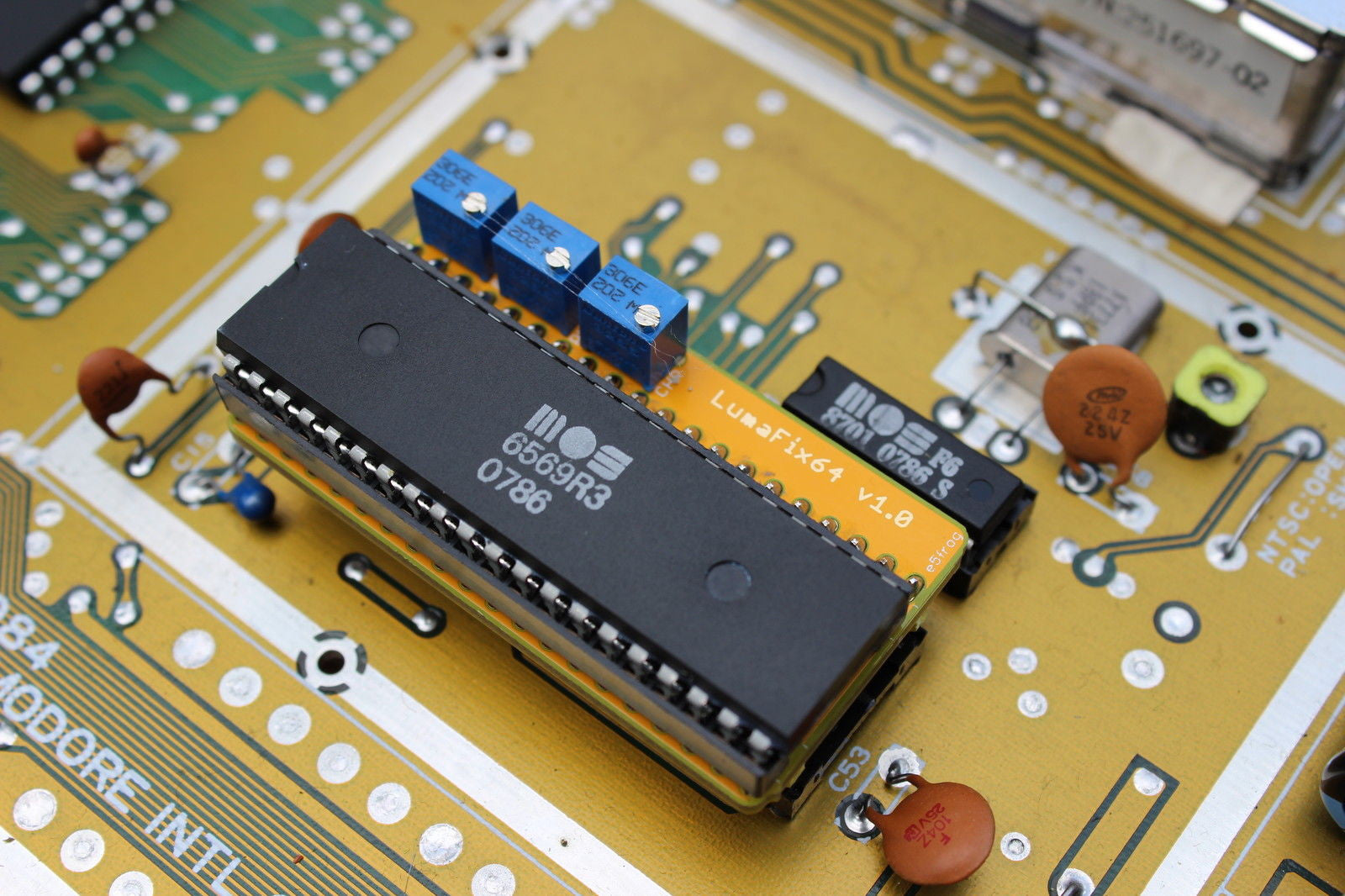 Commodore C64 / 64C JailBar Eliminator LumaFix64 Kit - RetroFixes LLC