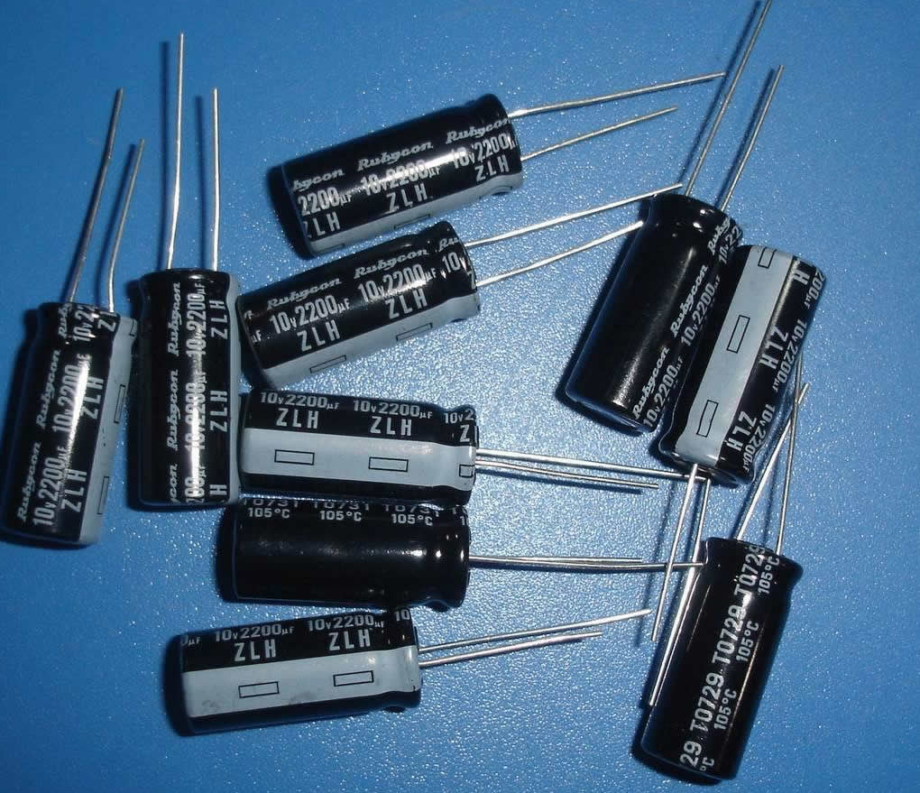 Original or AV Famicom Capacitor Replacement Kit